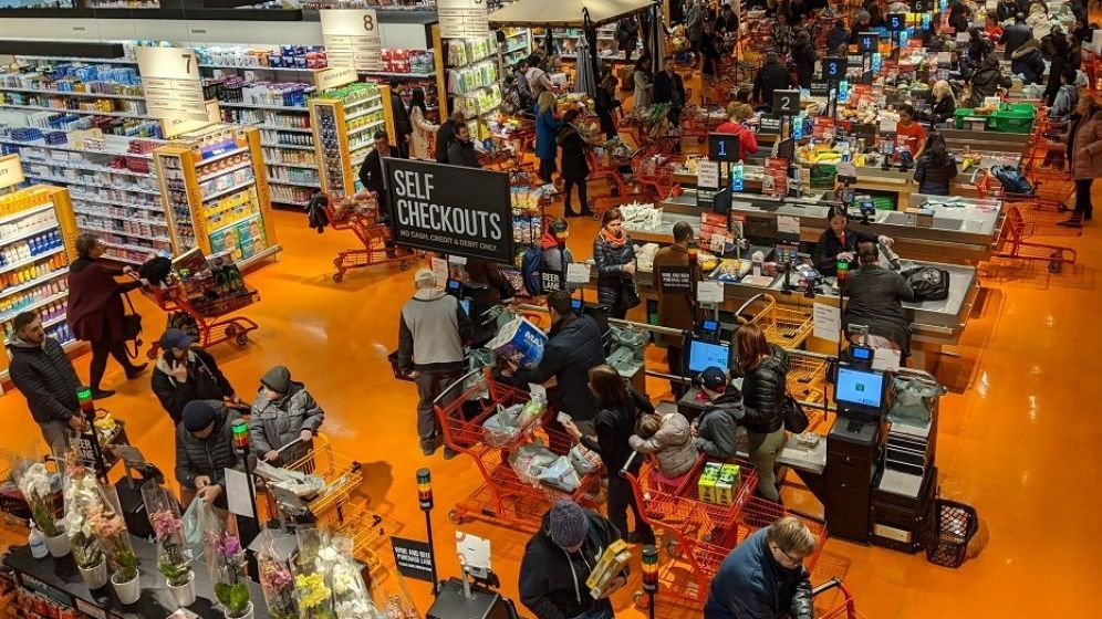 Amazon lansează o nouă tehnologie: Cum vor putea clienții să iasă din magazin fără să „plătească”