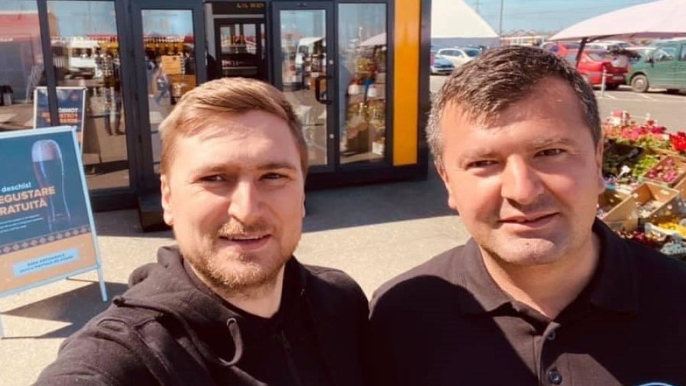 I Franiza o Kher le Artizano Birarengo: sar putres jekh bisniso birasa-te-džas. Pokinimata thaj sfaturja katar e fondatorja