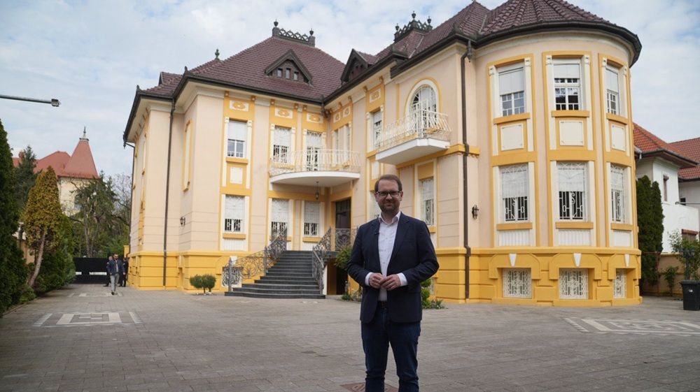 Dominic Fritz a intrat cu Poliția în palatul Loga 52, ocupat ilegal. Primarul Timișoarei va transforma clădirea în grădiniță
