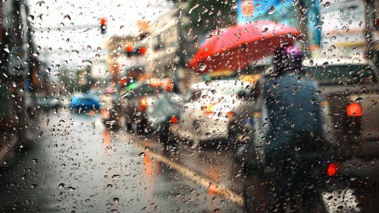 Furtuna se vede si in tarifele celor de la Uber si Taxify: Preturi de 3,9 ori mai mari