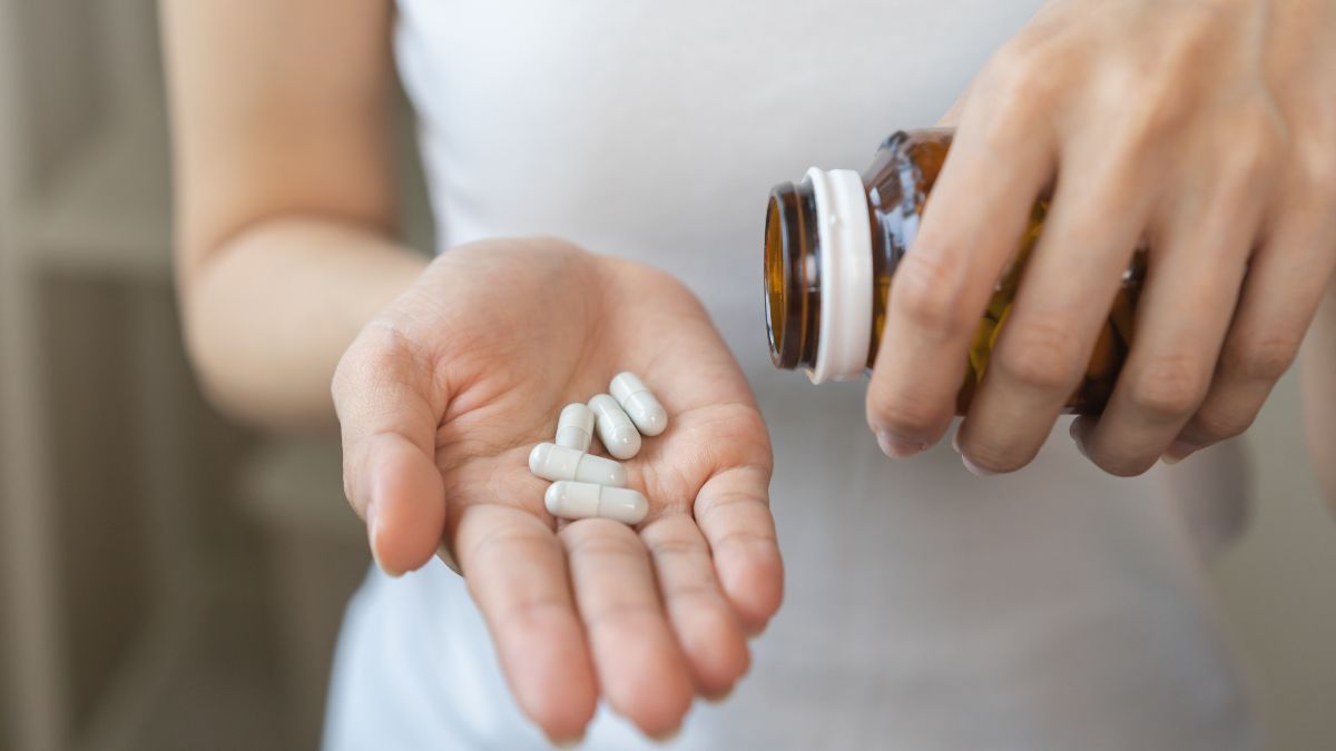 STUDIU Românii iau pastile „după ureche”. Datele unui sondaj recent sunt îngrijorătoare