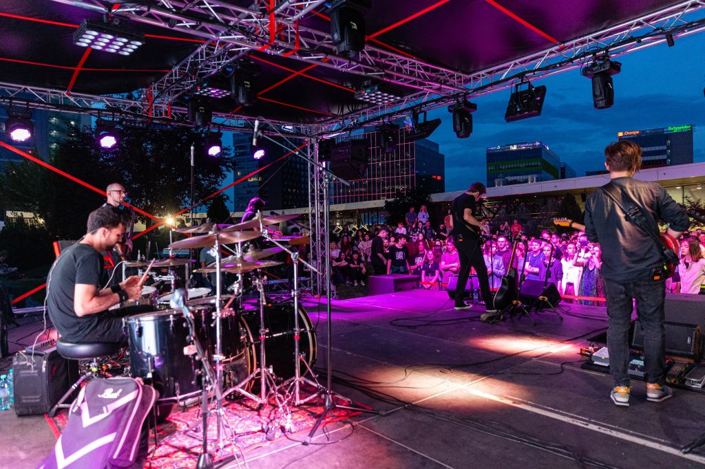 Ce evenimente au pregătit Promenada și Mega Mall și ce distracții caută românii în centrele c - Imagine 9