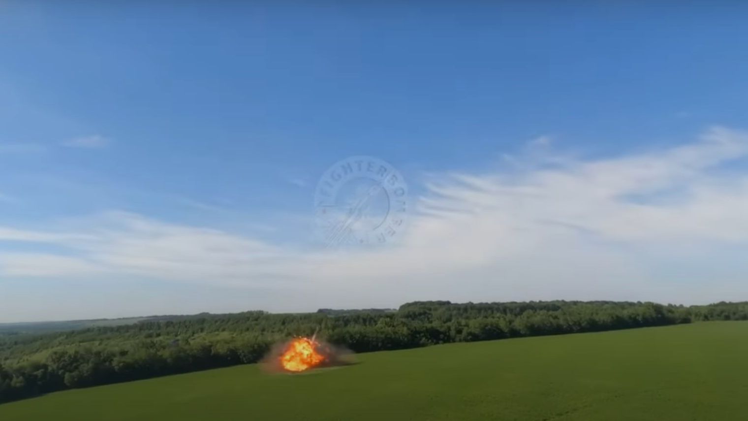 Imagini cu prăbușirea unui Su-25 rusesc, filmate chiar de pe casca pilotului care se catapultează
