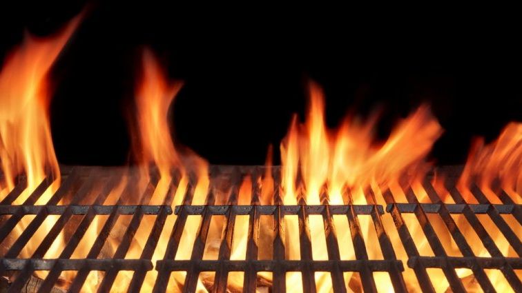 "Duelul gratarelor" de 1 Mai: Asociatia Romana a Carnii anunta ca peste 30 de milioane de mici vor fi pregatiti in aceasta minivacanta