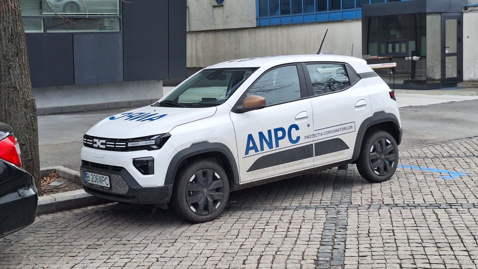 ANPC împarte amenzi de peste 1,2 milioane de lei la firme din domeniile beauty și makeup