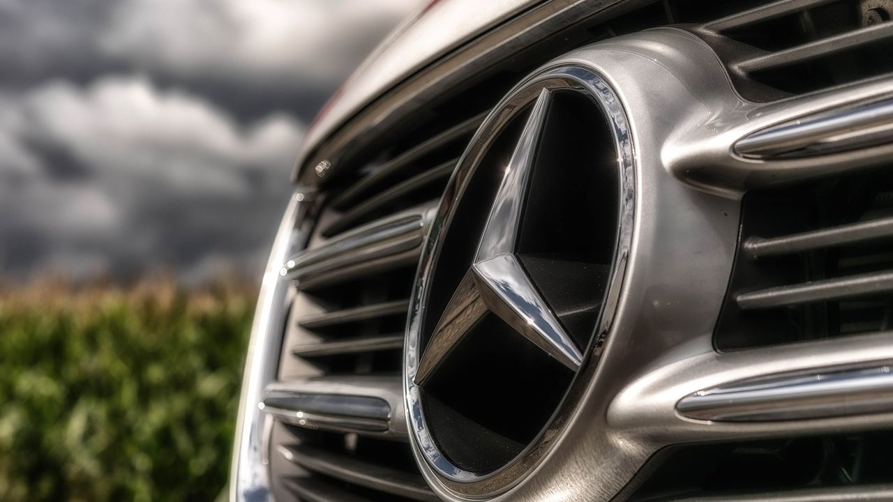 Daimler vrea sa vanda automobile Mercedes-Benz electrice pe cea mai mare piata din lume
