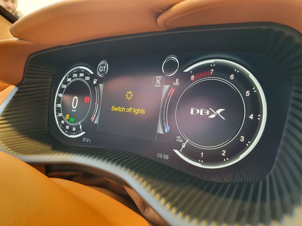 Aston Martin DBX - Imagine 16
