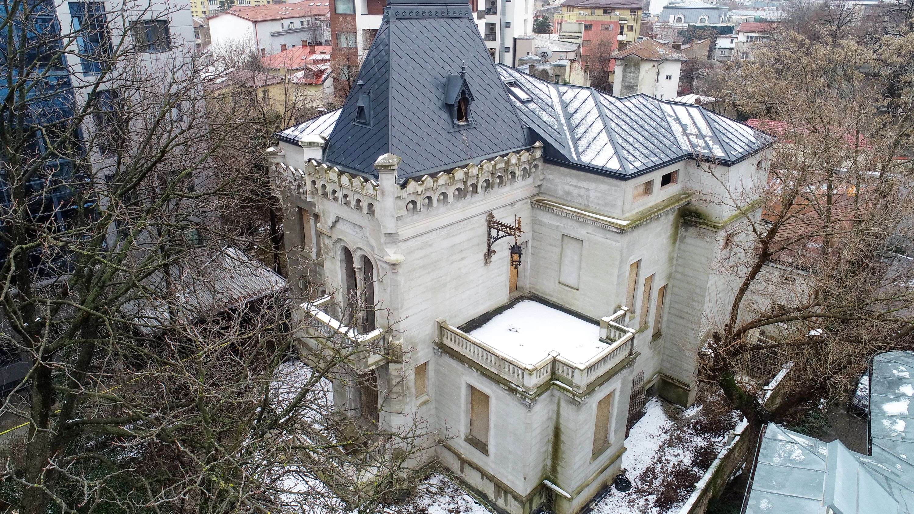 FOTO Bucureștiul aristocratic se vinde cu milioane de euro: cât costă un castel, un palat lângă Curtea Domnească sau o reședință de patrimoniu