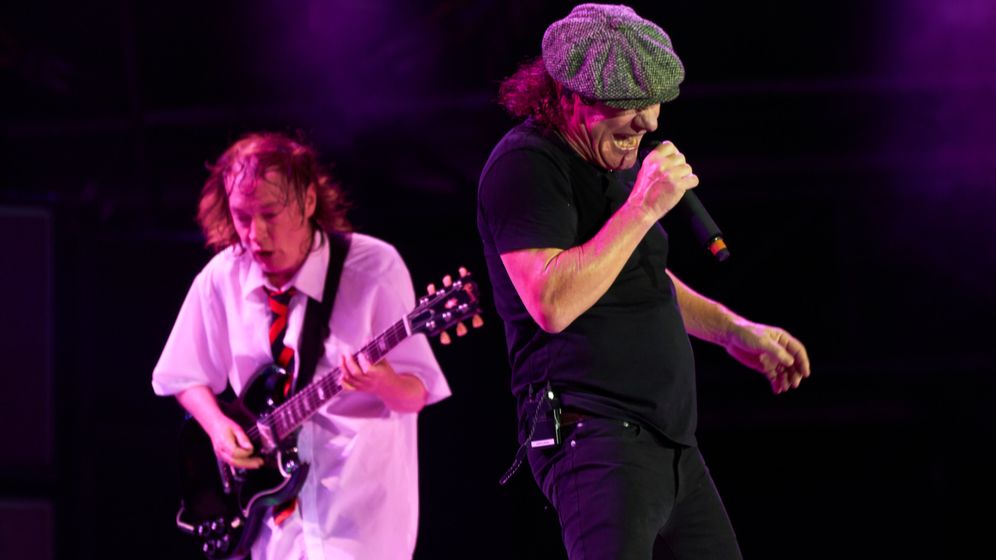 AC/DC se reunește într-o nouă formulă, cu trei foști membri