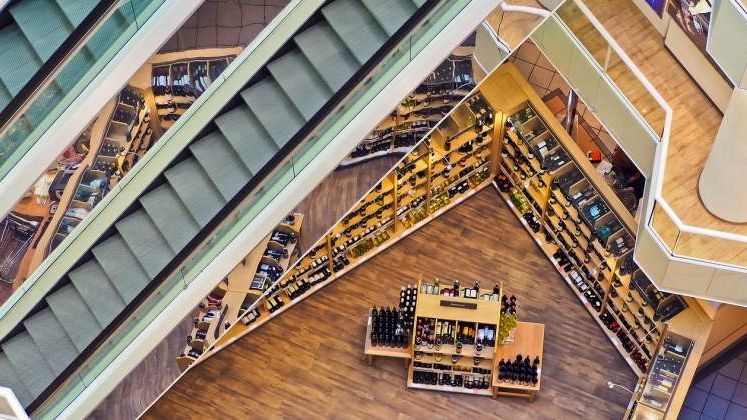 Expertii imobiliari: In Bucuresti mai este loc pentru inca 2-3 mall-uri de mari dimensiuni. "Potentialul Capitalei este mult subestimat". Taie online-ul din elanul investitorilor?