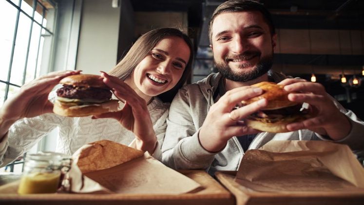 Finantistul care face burgeri in centrul Bucurestiului