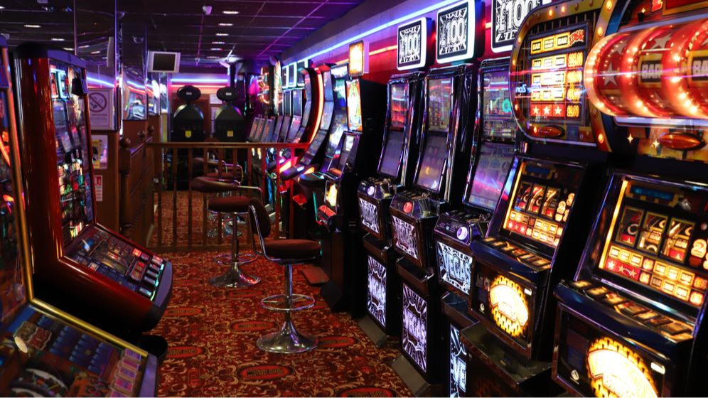 Scandalul publicității la jocurile de noroc. Belgia interzice complet reclamele