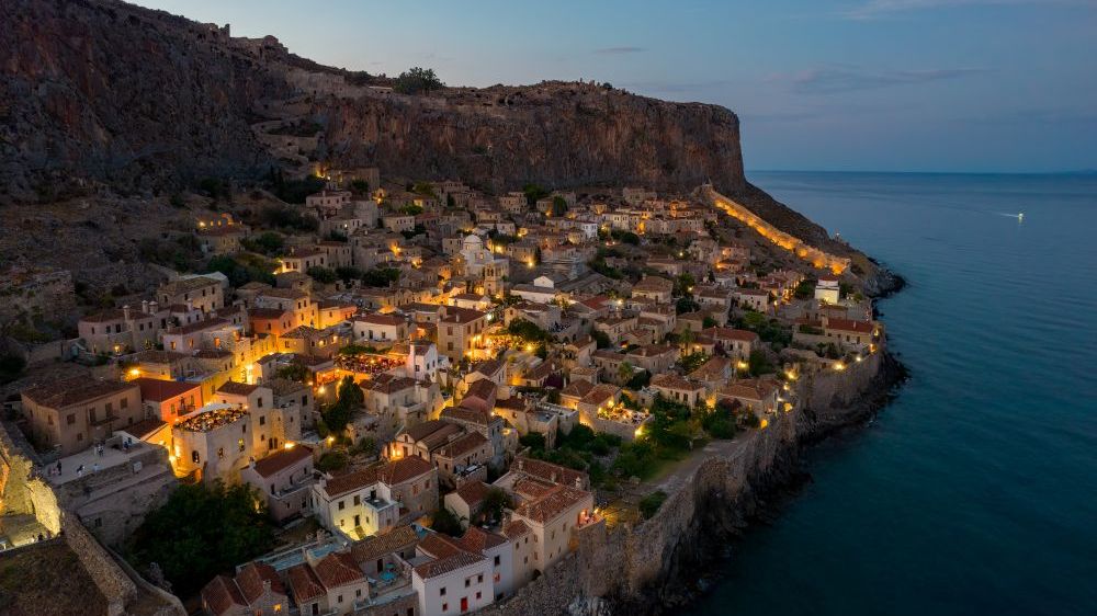 Monemvasia, orașul - castel al Greciei unde Paștele devine o experiență mitică