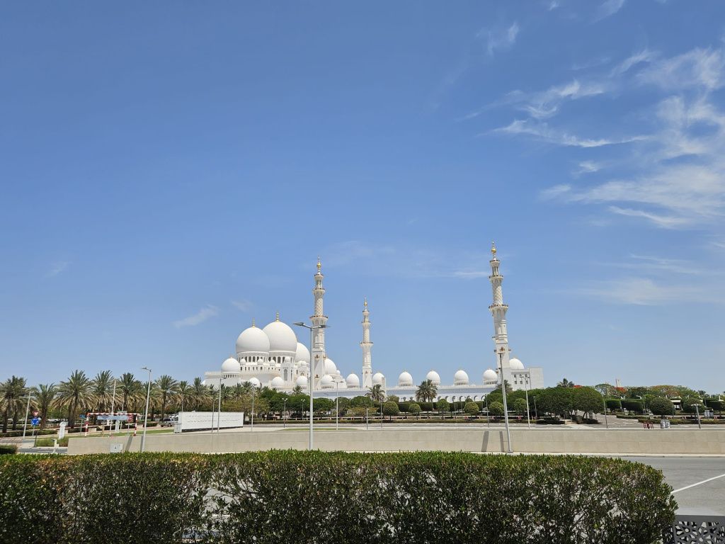 Abu Dhabi - Imagine 64