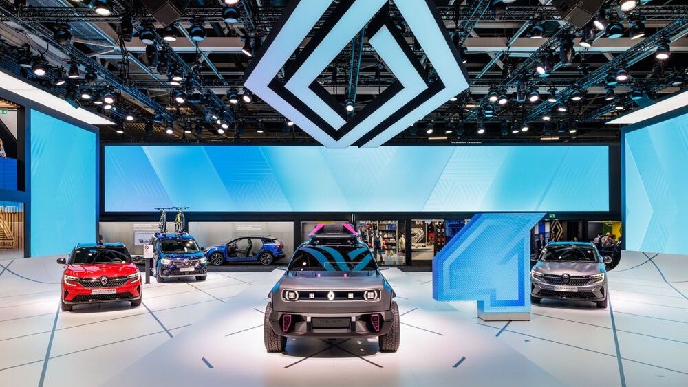 [FOTO] Renault vine cu premiere mondiale și ultimele modele electrice la Salonul de la Paris