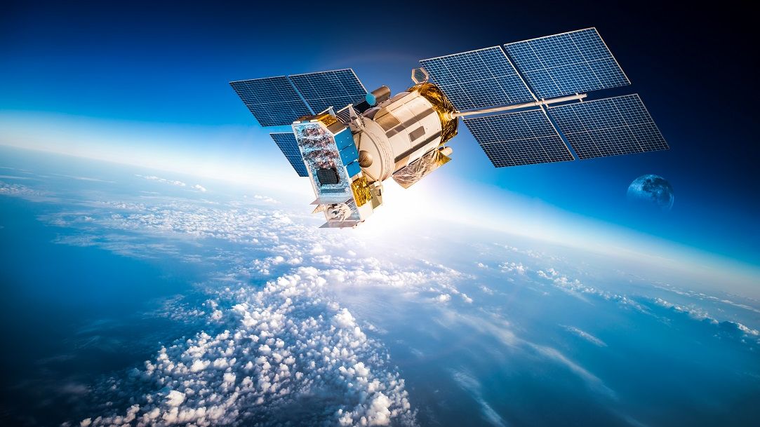 Apple lansează comunicarea prin satelit și în Europa: ce iPhone-uri sunt compatibile și în ce țări e valabilă soluția