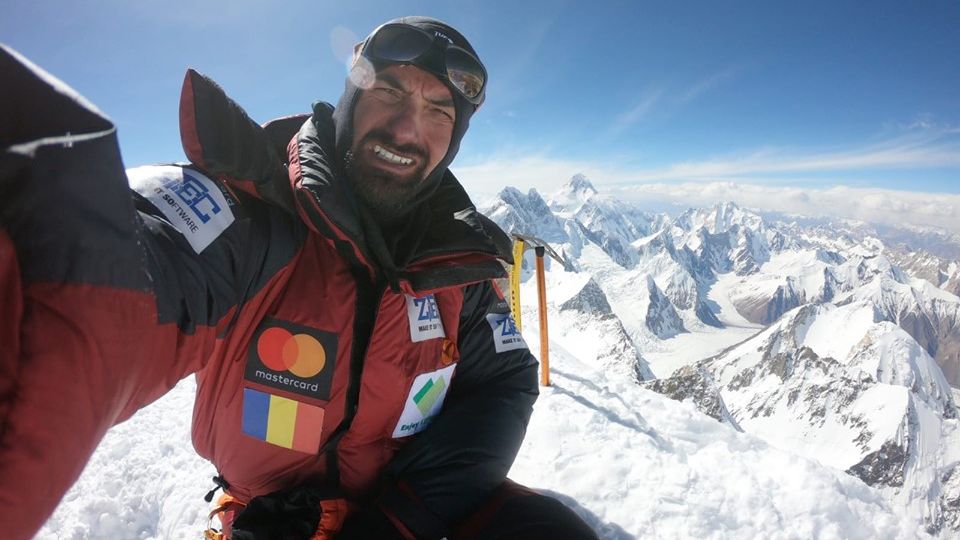 Alpinistul roman Alex Gavan urca din nou la peste 8.000 metri, pe varful Gasherbrum 2