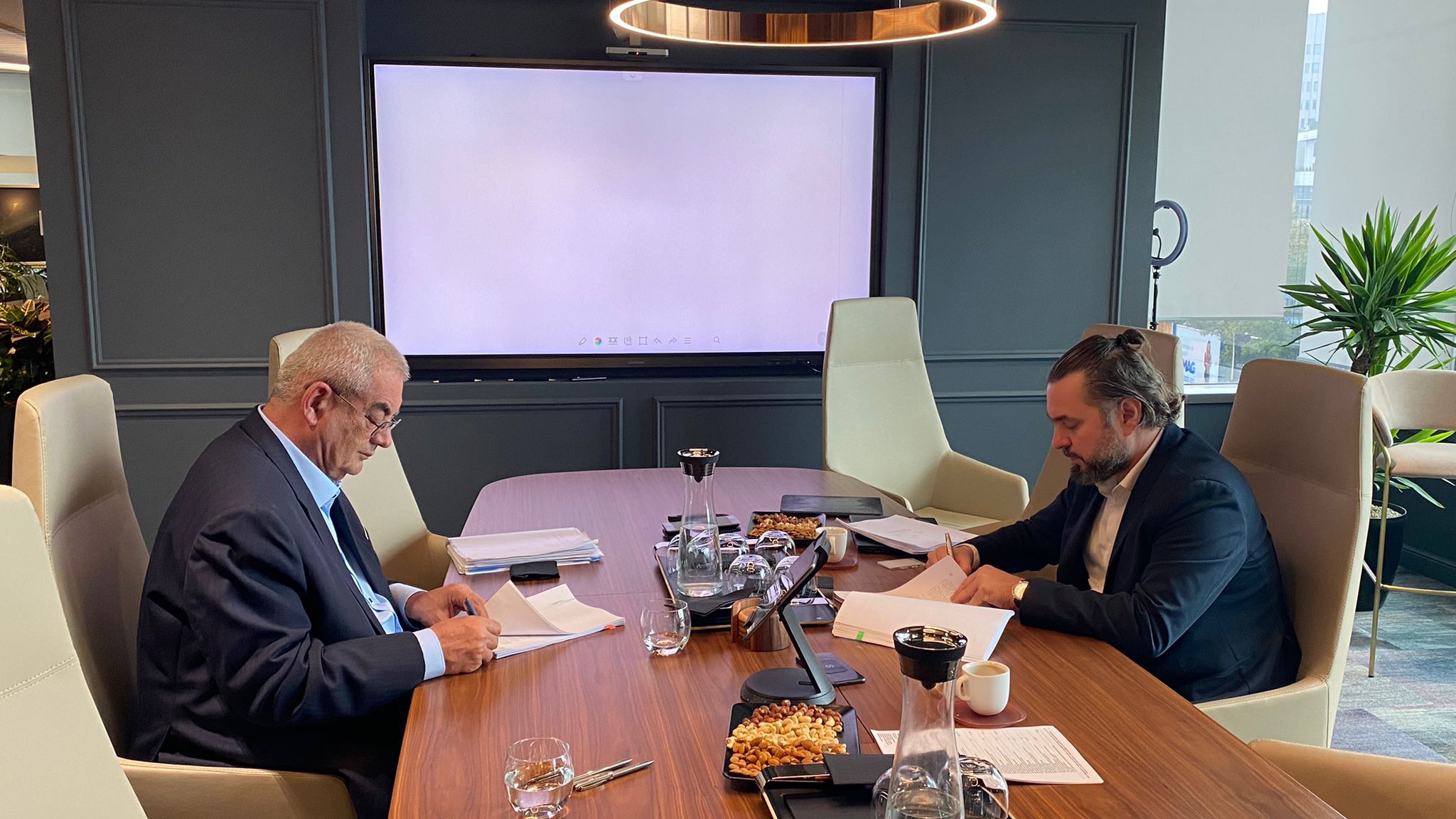 Achiziție importantă pe piața materialelor de construcții între două companii românești