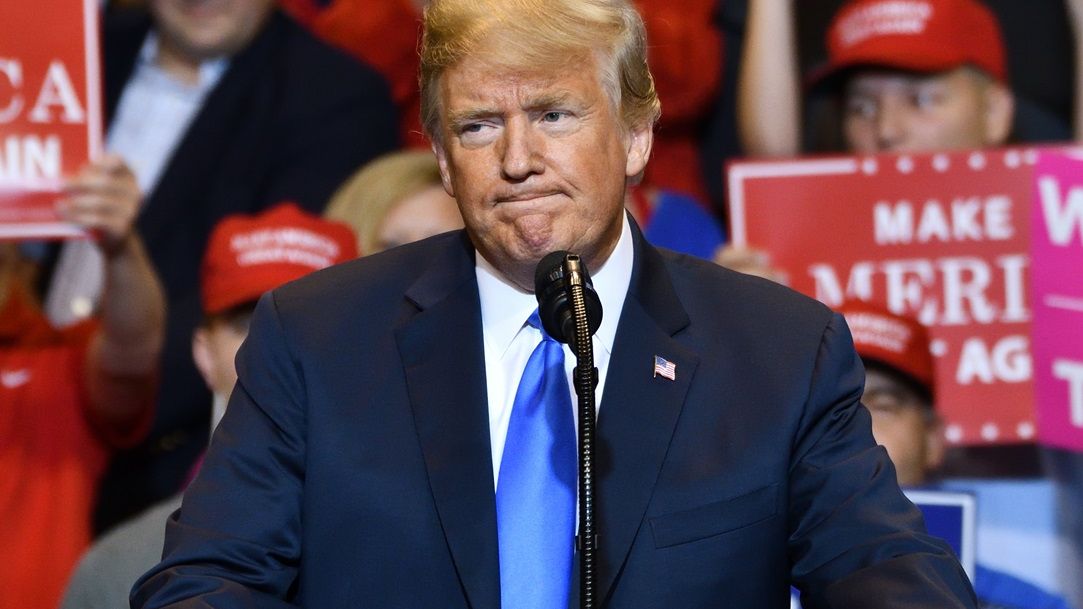 Donald Trump scutește smartphone-urile şi computerele de la noile taxe vamale: Aceste scutiri se aplică în special produselor electronice importate în Statele Unite din China