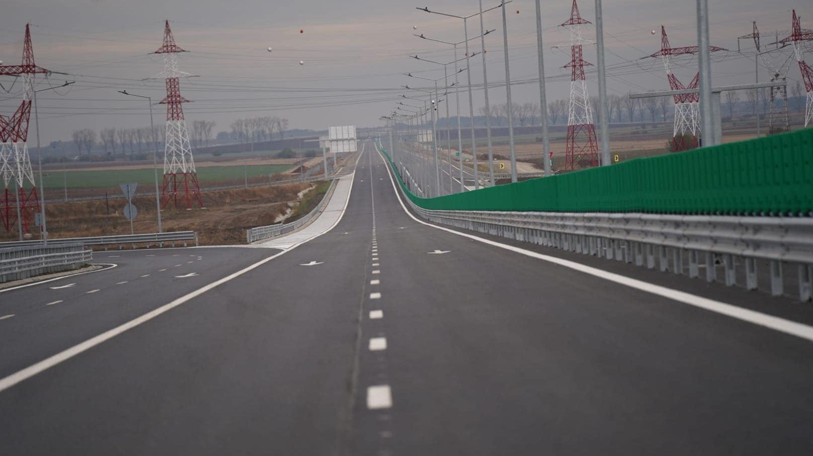Ultimul asfalt pe Lotul 3 al A0 Nord. Circulația ar putea fi deschisă în jurul datei de 20 octombrie