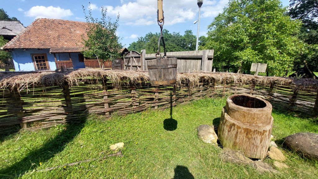 GALERIE FOTO | Cum arată cel mai spectaculos muzeu în aer liber al României - Imagine 51