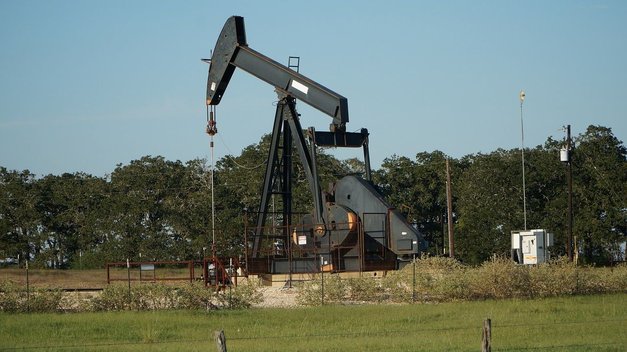 Rusia avertizează că UE se autodistruge prin embargoul asupra petrolului