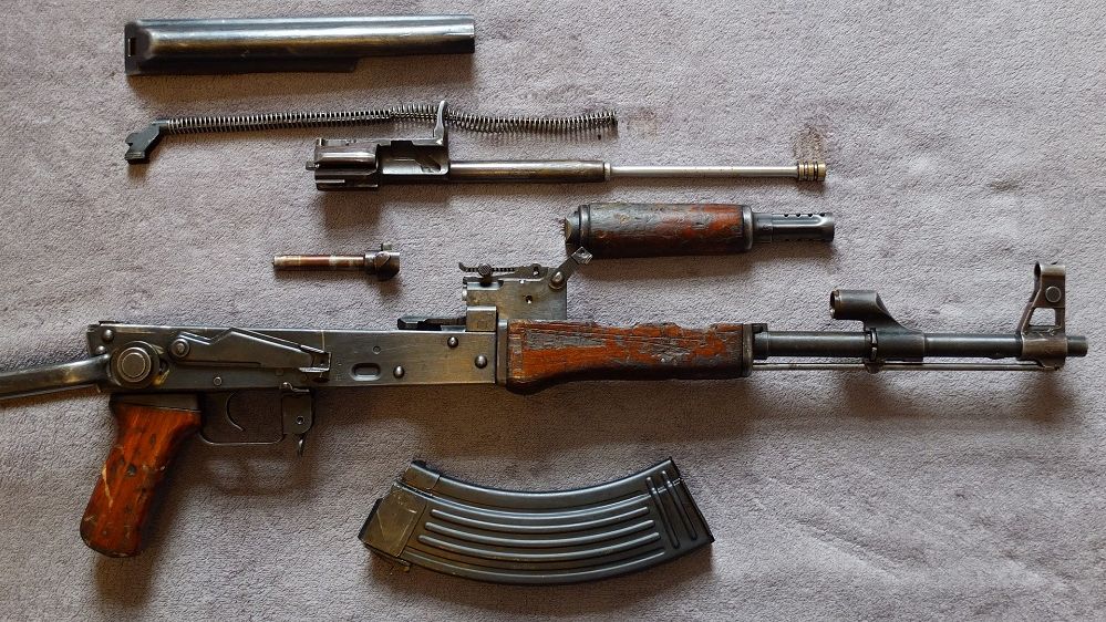 Topul țărilor care cumpără armament rusesc. Kalașnikov rămâne cea mai vândută armă de asalt