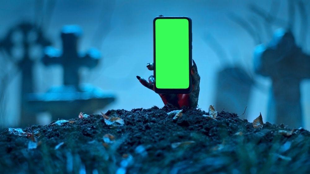 A apărut primul cimitir digitalizat din România. Poți să scanezi un cod QR pentru informații despre răposați