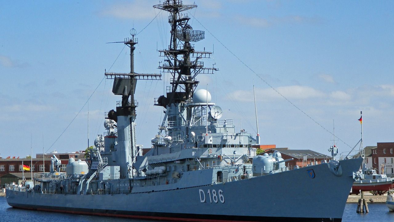 SUA acuza o nava rusa de razboi de manevre "agresive si imprevizibile" in apropierea unei nave americane