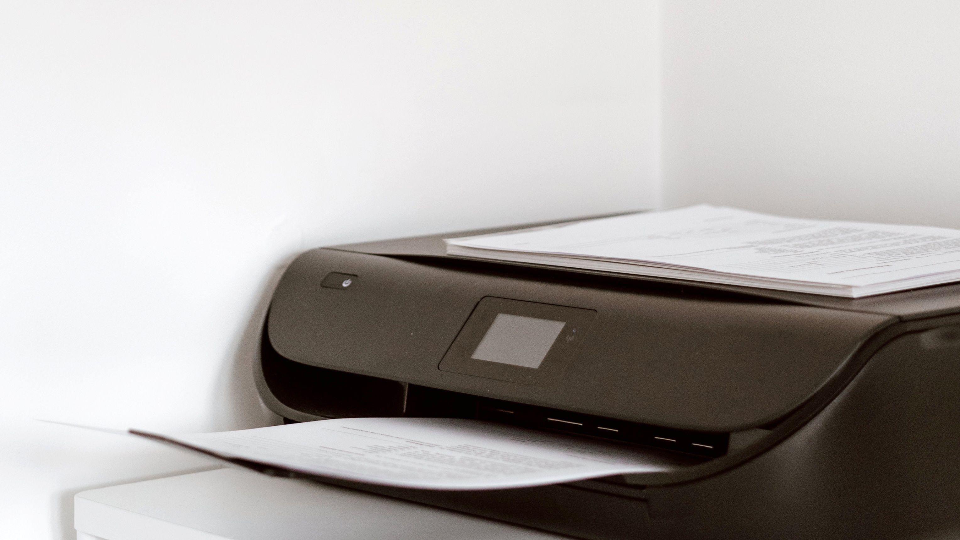 1,3 miliarde de cartușe de imprimantă, consumate anual. Doar 30% se reciclează. Cum poluăm mediul fără să știm