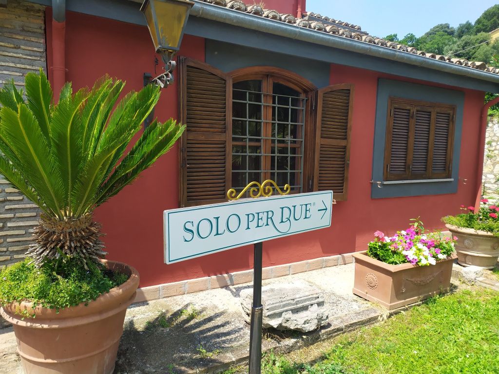 Cel mai mic restaurant din lume este în Italia, iar o masă costă peste 500 de euro. Rezervările - Imagine 2