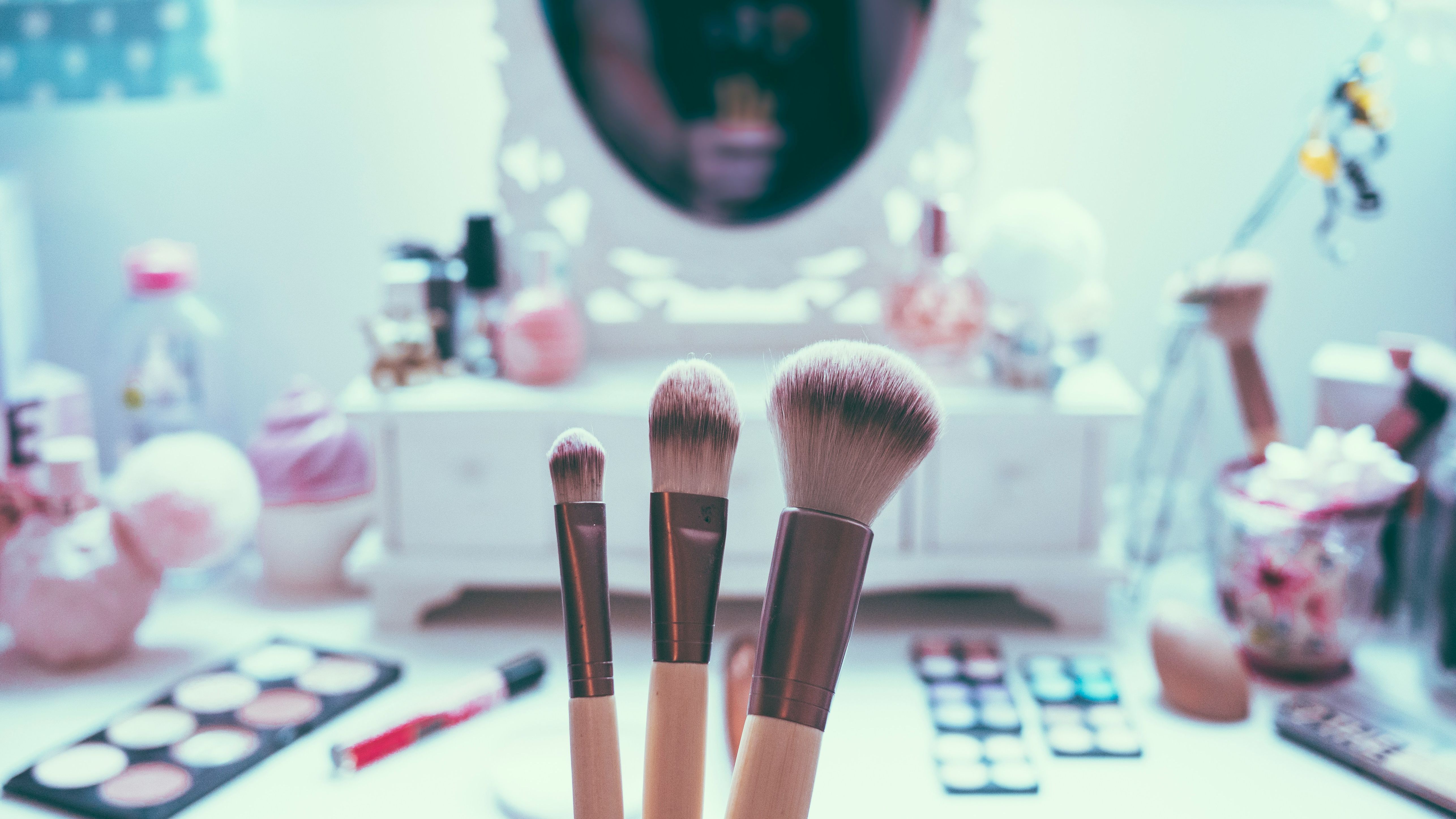Cadoul perfect pentru iubita ta pasionată de make-up