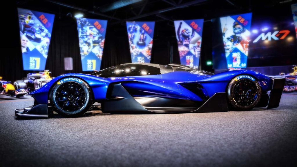GALERIE FOTO | Red Bull a prezentat noul RB17, un model de circuit care costă $6,2 milioane - Imagine 1