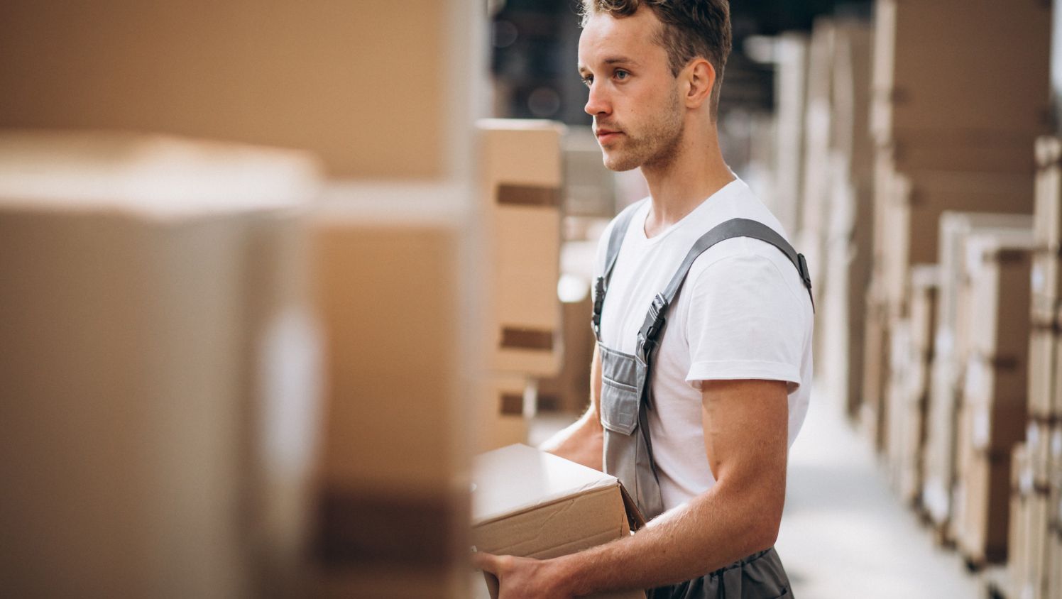 Importanța ergonomiei și siguranței la locul de muncă în operațiunile industriale