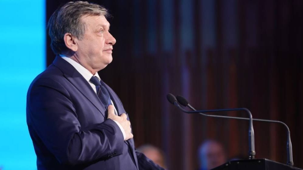 Crin Antonescu, după primele rezultate exit-poll: Democraţia înseamnă o bătălie, uneori dusă la maximum. Aşteptăm să numărăm fiecare vot