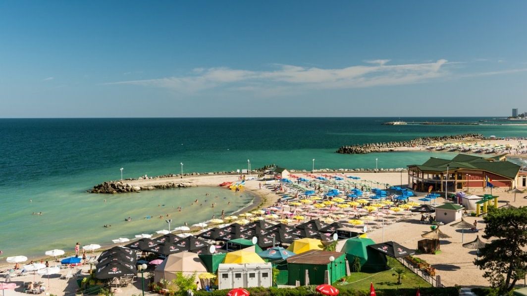 Peste 50 de hoteluri vin cu oferte în cadrul programului "Litoralul pentru Toţi"