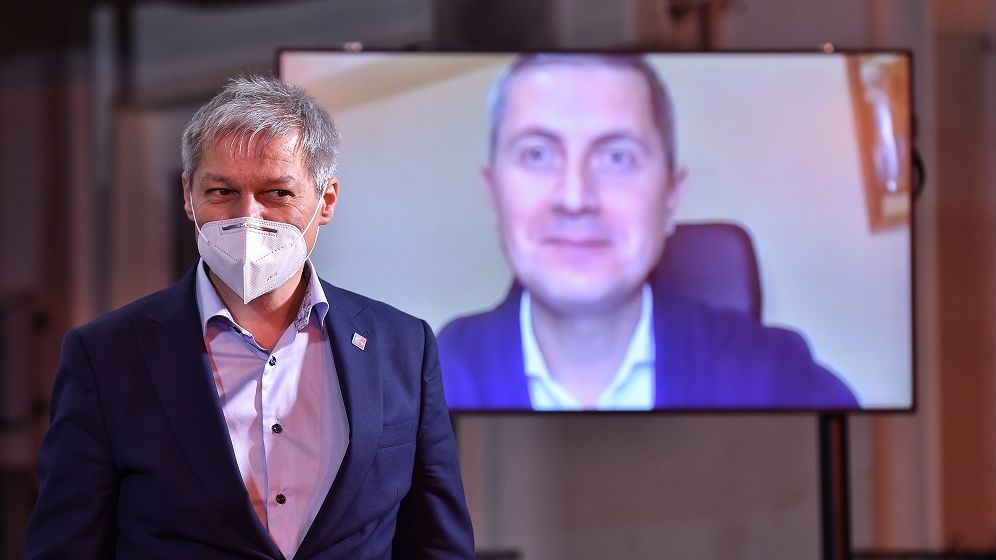 Barna pierde în fața lui Cioloș, în primul tur al alegerilor pentru șefia USR PLUS