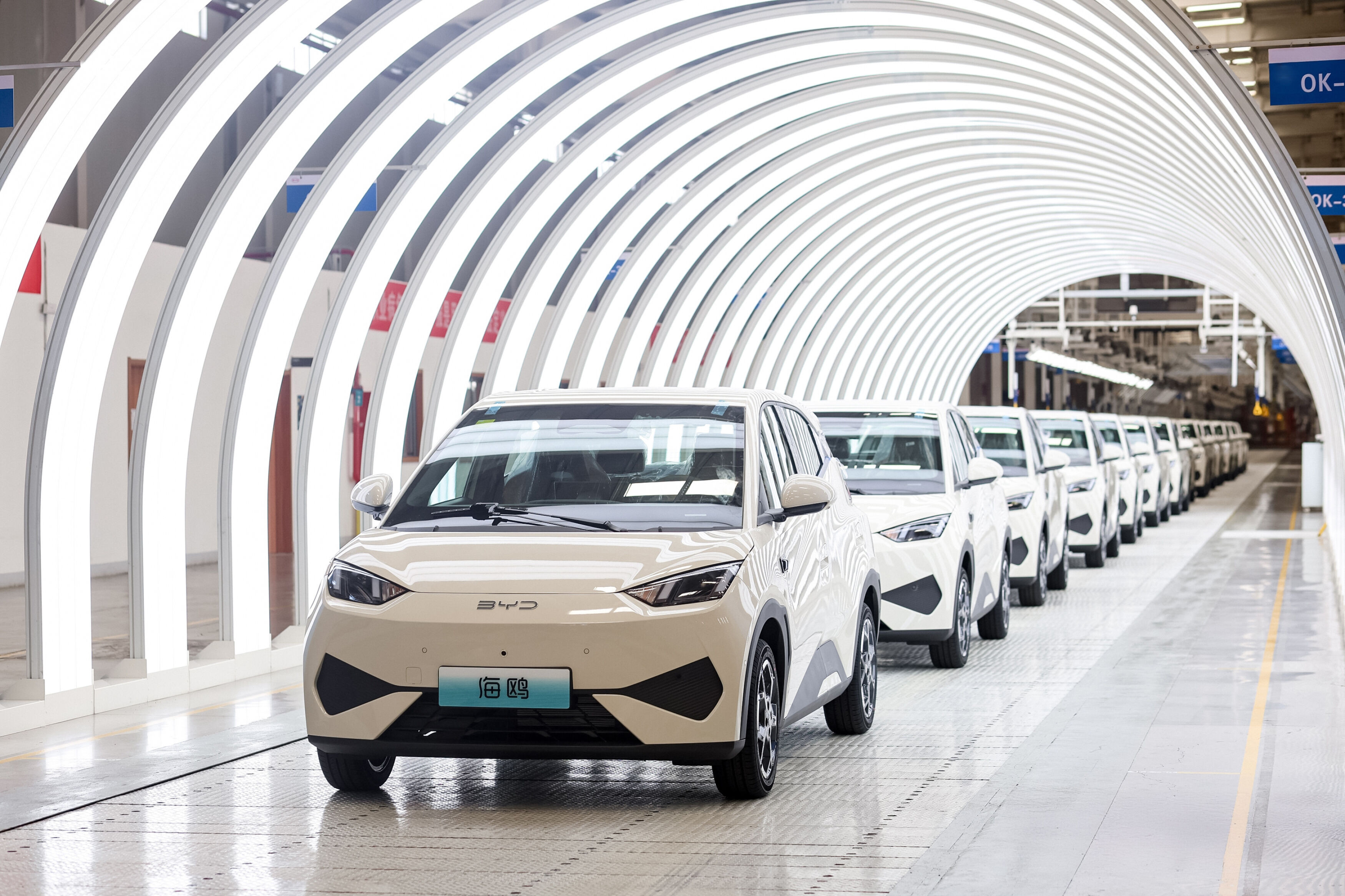 BYD va începe producția în Ungaria până la sfârșitul lui 2026. Fabrica din Turcia, suspendată