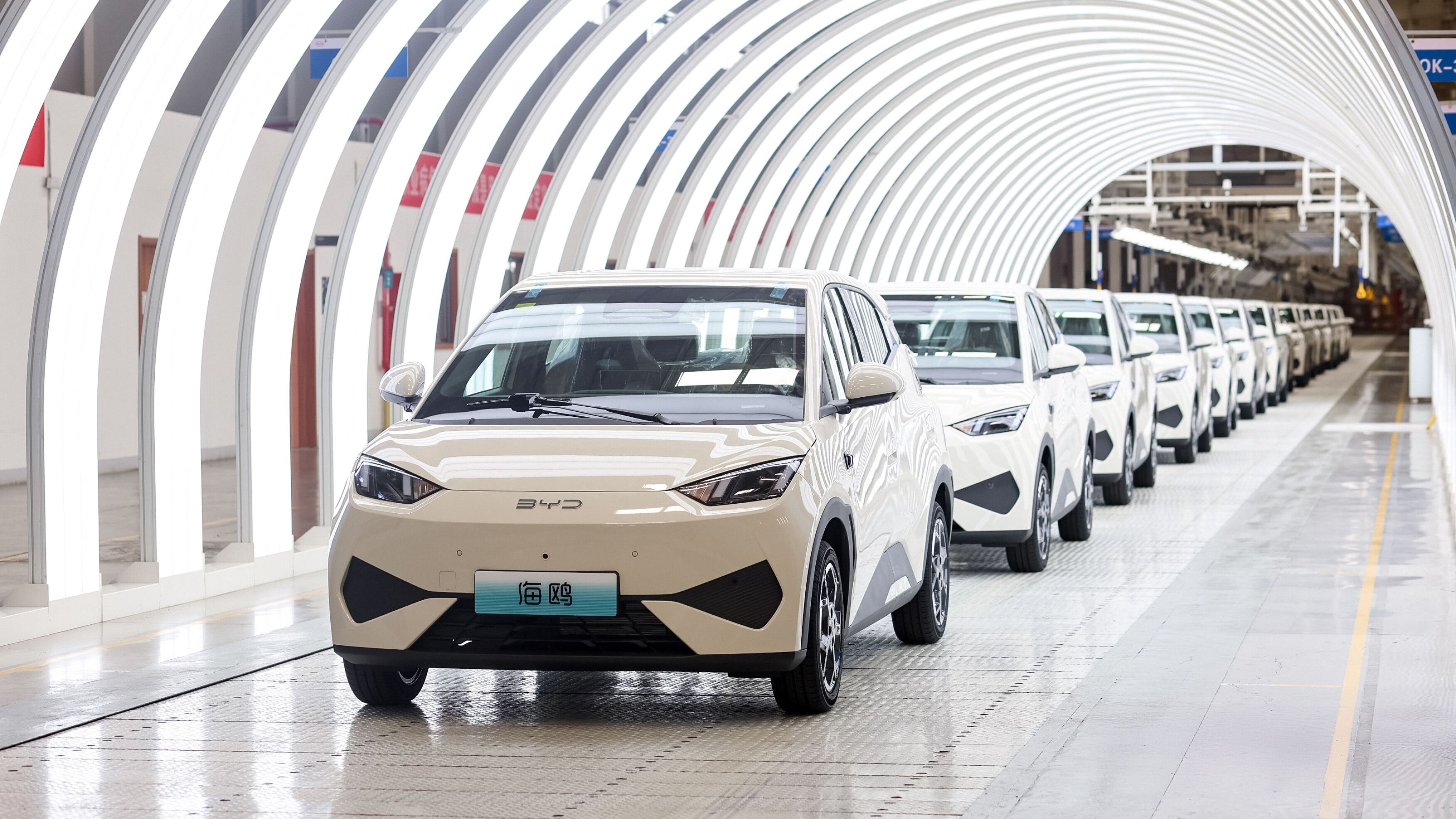 BYD va începe producția în Ungaria până la sfârșitul lui 2026. Fabrica din Turcia, suspendată