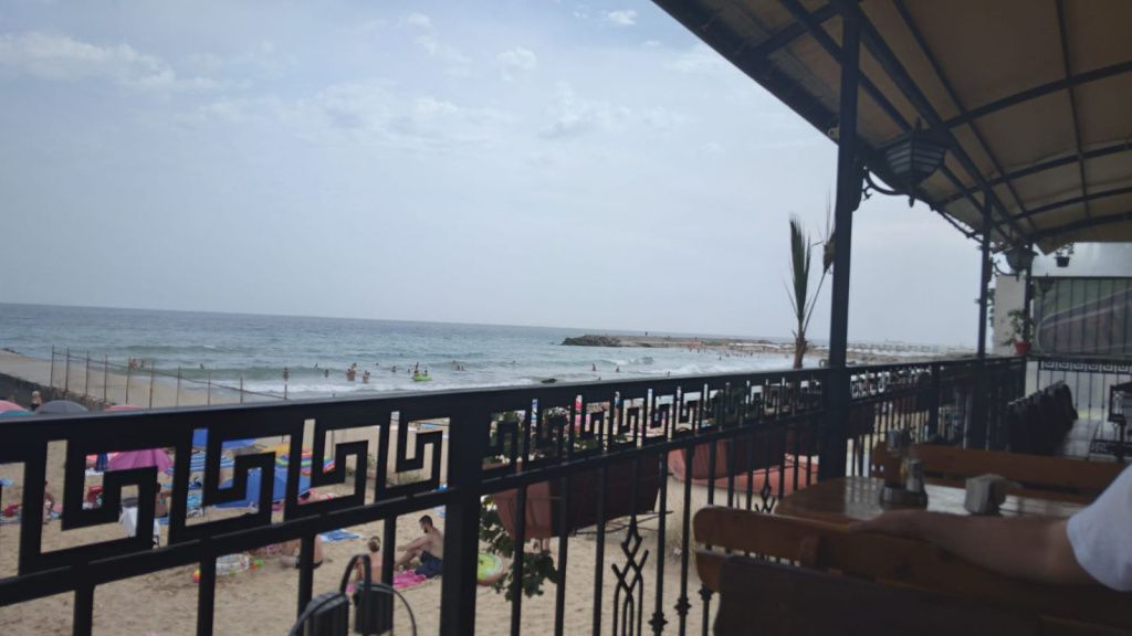 GALERIE FOTO | Golden Sands sau, mai degrabă, "žRomanian Sands": cât costa un sezlong într-una - Imagine 3