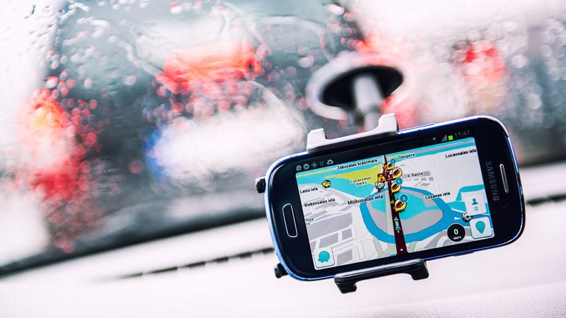Traficul din Capitala, mult mai aglomerat daca soferii nu ar mai folosi aplicatia Waze