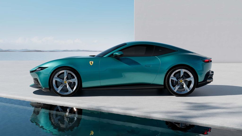 FOTO | Ferrari și-a prezentat noul model de buget. Are 4 locuri și un motor V8 - Imagine 5