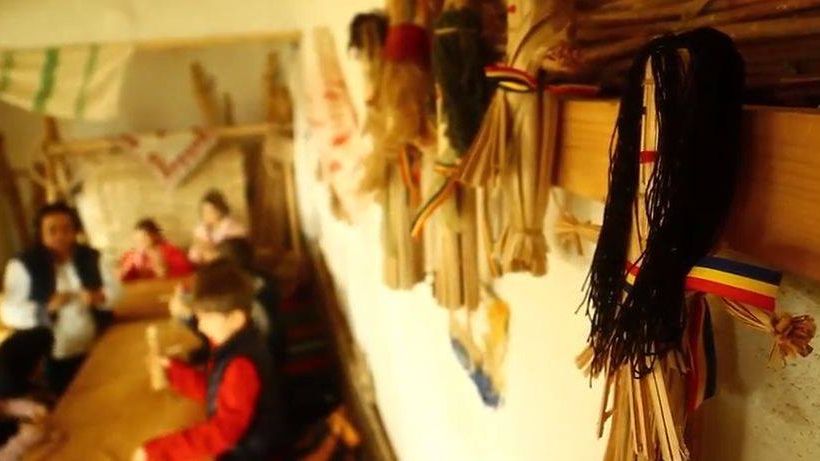 Cei mai cunoscuti mestesugari participa la Mestesugar FEST. Povestea opincilor, a iei si a covoarelor romanesti