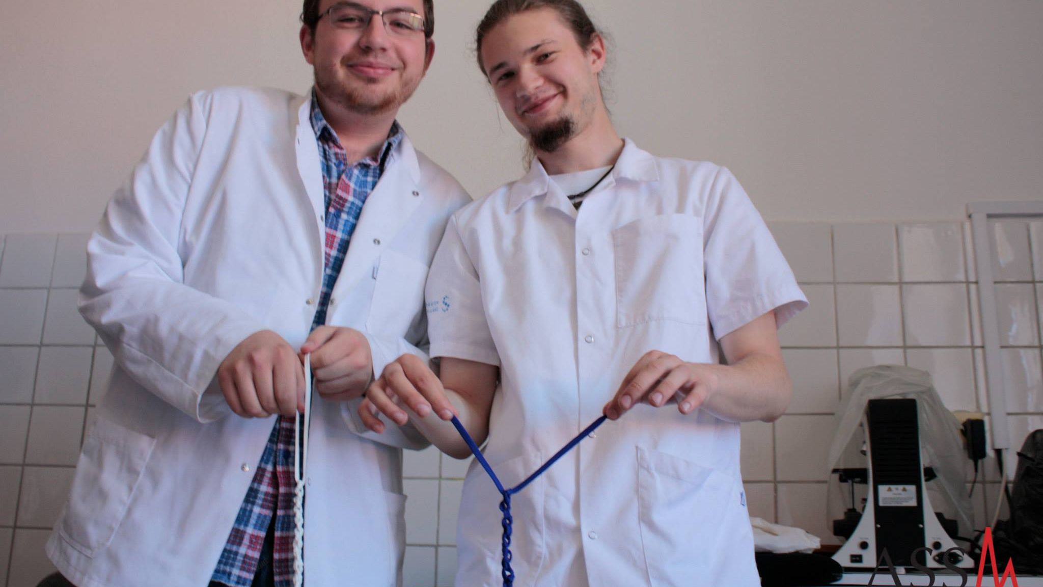 INTERVIU cu un student la medicina: tinerii vin cu idei noi si se izbesc de conservatism