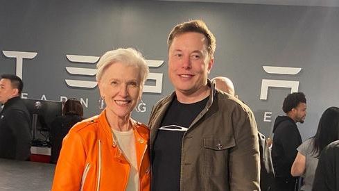 Americanii care si-au luat masina pe 31 decembrie au primit-o chiar de la Elon Musk