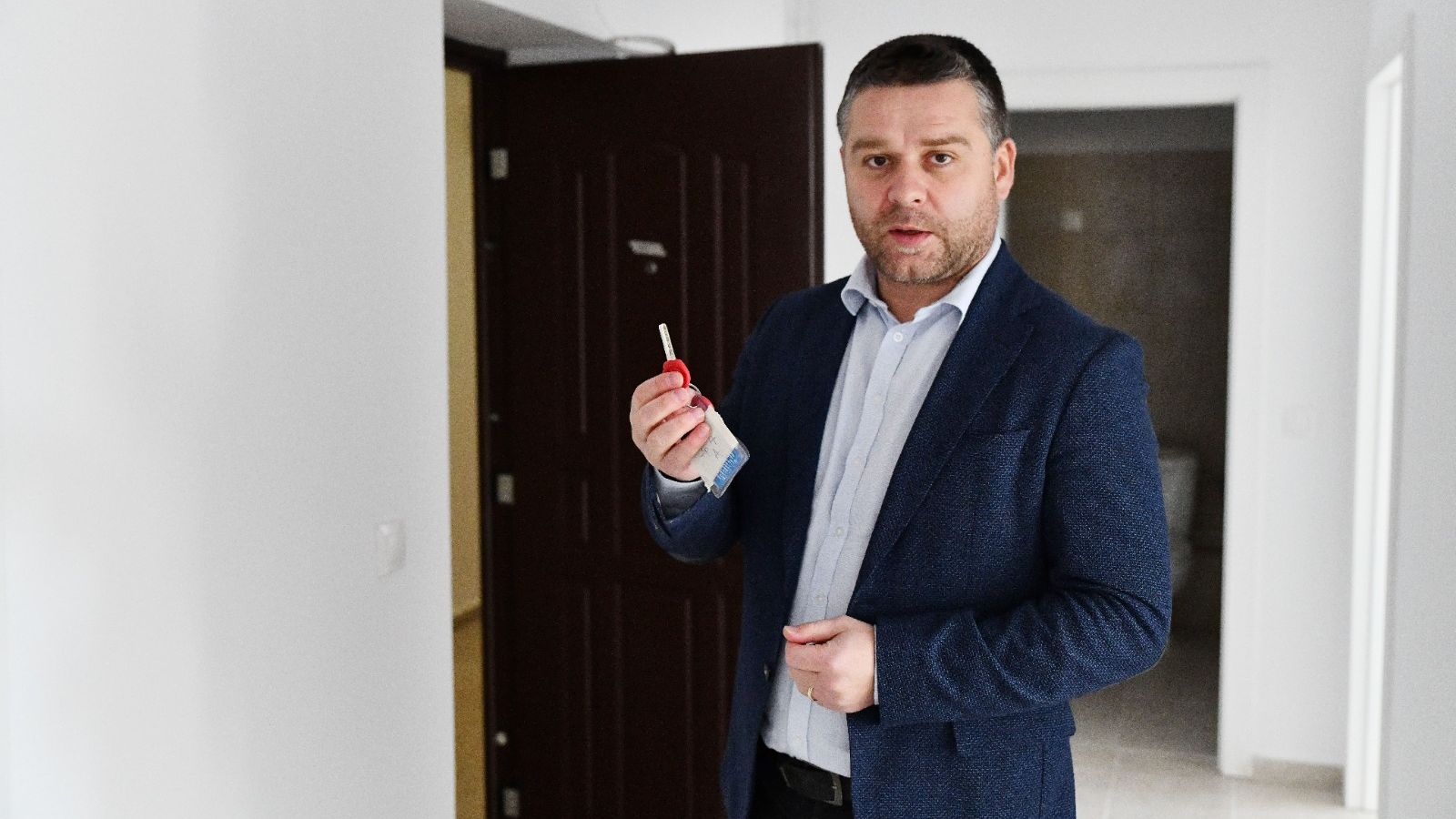 GALERIE FOTO | Ciucu a inaugurat primele blocuri sociale construite în ultimii 20 de ani din București