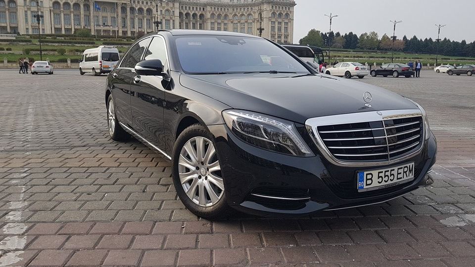 O companie de transport face 300.000 euro din servicii de transferuri cu masini Mercedes-Benz