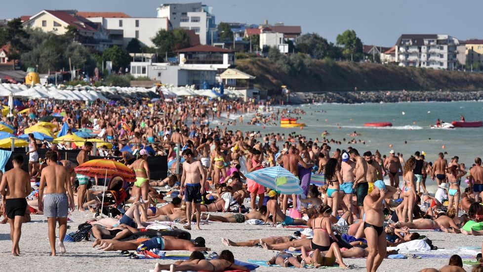 Agențiile de turism susțin că tarifele pe litoralul românesc au scăzut anul acesta