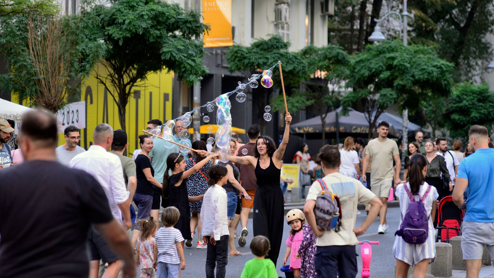 Străzile deschise mai „înghit” o stradă acest weekend. La ce evenimente poți participa gratuit