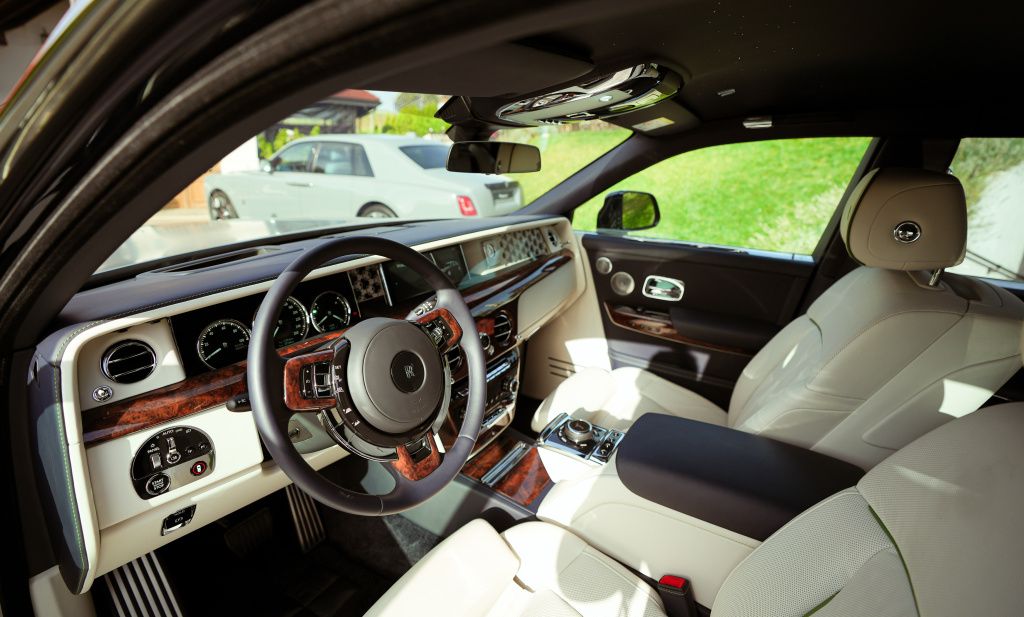 FOTO | Rolls-Royce a lansat două noi modele în România: Cum arată acestea - Imagine 4